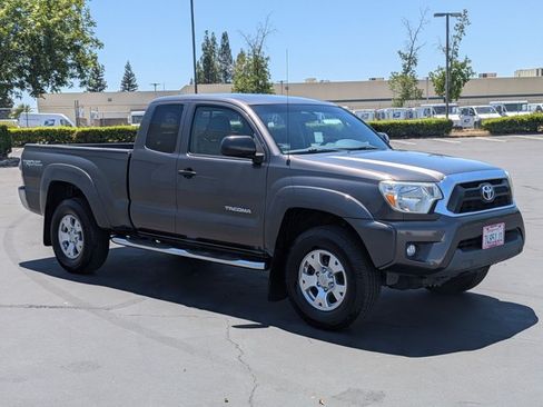 Used 2013 Toyota Tacoma PreRunner w/ TRD Off-Road Pkg RWD image 3