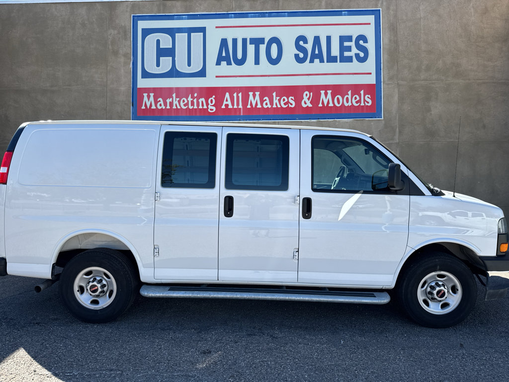Used 2025 GMC Savana 2500 w/ Driver Convenience Package RWD image 4