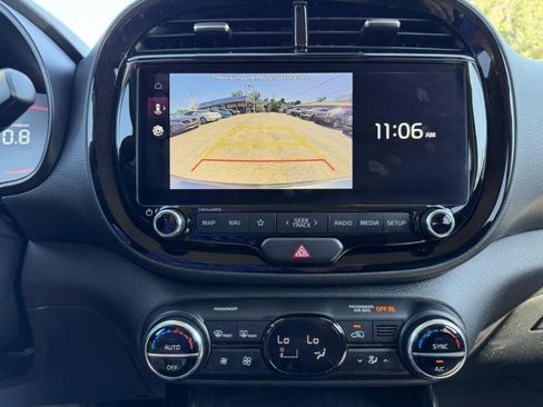 Used 2023 Kia Soul S image 30