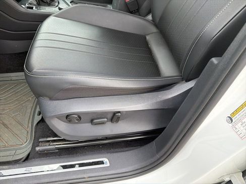 Used 2023 Volkswagen Tiguan SE R-Line image 43