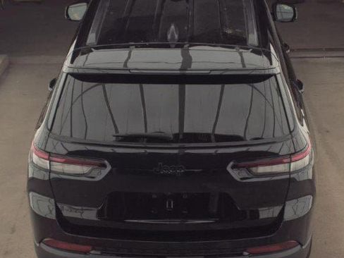 Used 2024 Jeep Grand Cherokee L Altitude image 5