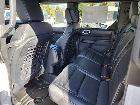 New 2025 Ford Bronco Badlands image 16