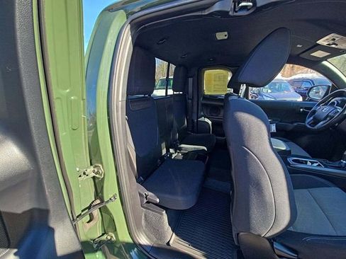 Used 2021 Toyota Tacoma TRD Sport w/ Technology Package image 8