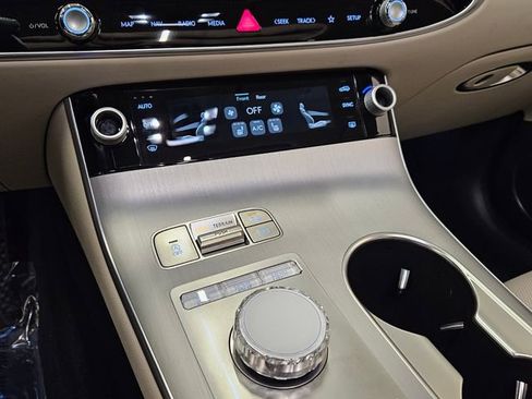 Used 2026 Genesis GV70 2.5T Select image 23