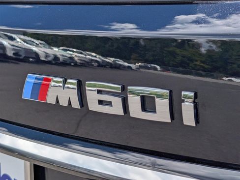 Used 2023 BMW X7 M60i image 9