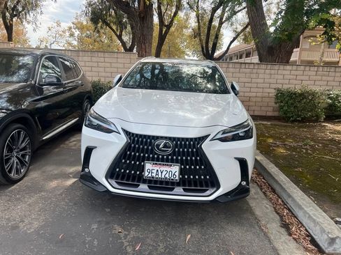Used 2022 Lexus NX 250 FWD image 2