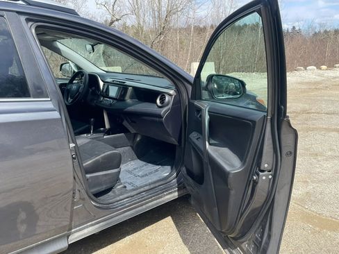 Used 2014 Toyota RAV4 XLE image 27
