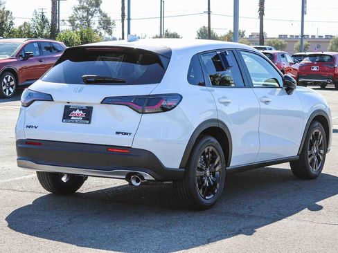 Used 2027 Honda HR-V Sport image 4