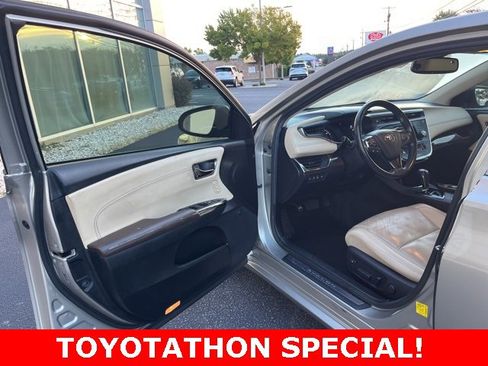 Used 2015 Toyota Avalon Limited image 4
