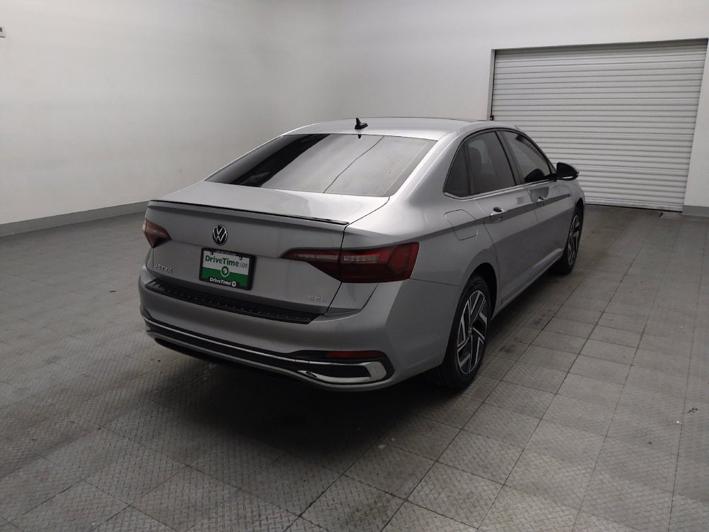 Used 2023 Volkswagen Jetta SEL FWD image 9