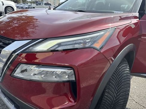 Used 2023 Nissan Rogue SL w/ SL Premium Package image 32