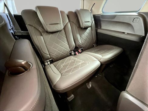 Used 2017 Mercedes-Benz GLS 550 4MATIC image 24