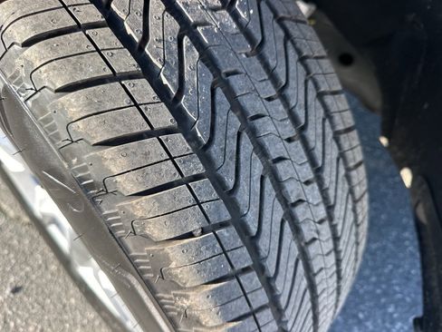 Used 2025 Chevrolet Silverado 1500 Custom image 30