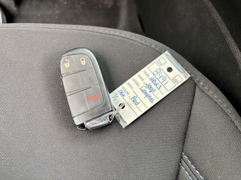 Used 2023 Jeep Compass Sport AWD/4WD image 5