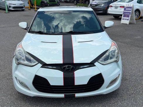 Used 2012 Hyundai Veloster w/ Style Pkg FWD image 2
