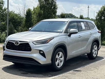 Used 2022 Toyota Highlander LE