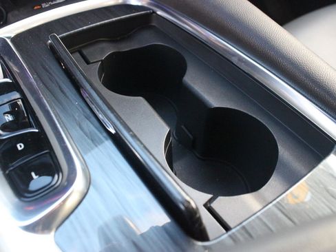 Used 2023 Buick Enclave Essence image 22