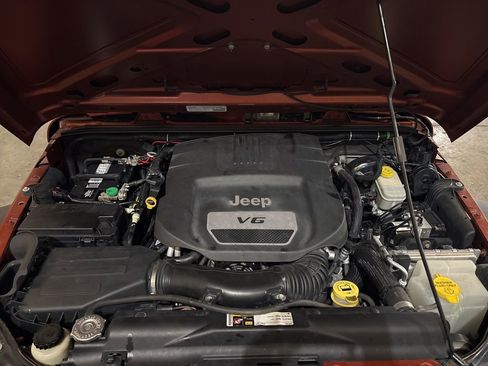 Used 2014 Jeep Wrangler Unlimited Sport w/ Trailer Tow Group image 15