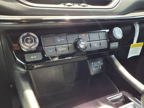 New 2026 Jeep Compass Altitude AWD/4WD image 14