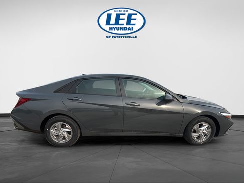 Certified 2026 Hyundai Elantra SE FWD image 6