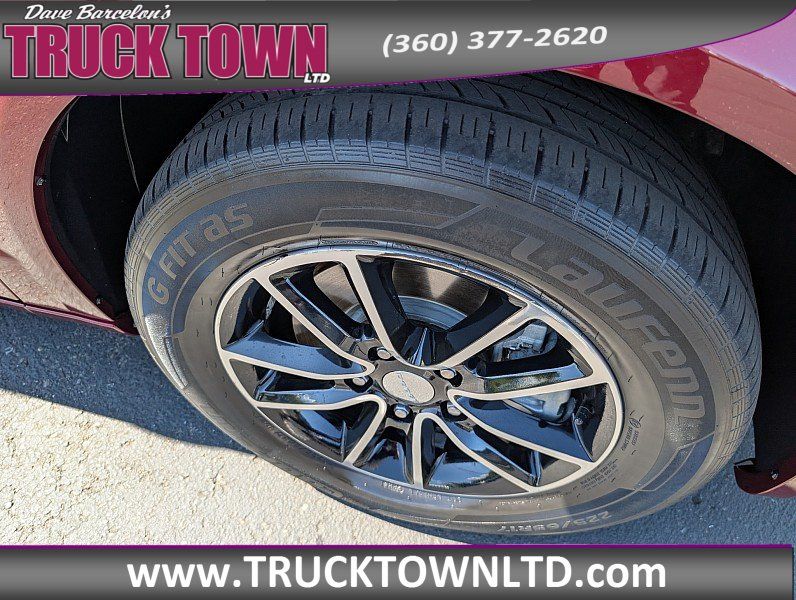 Used 2018 Dodge Grand Caravan SE FWD image 4