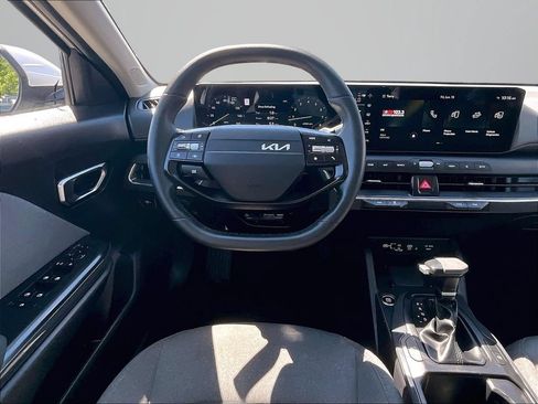Used 2025 Kia K4 EX FWD image 6