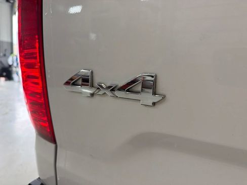 Used 2018 Toyota Tundra SR5 w/ SR5 Upgrade Package AWD/4WD image 10