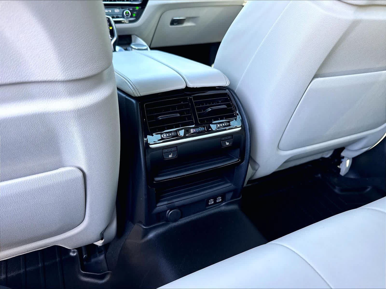 Used 2020 BMW M550i xDrive w/ Executive Package AWD/4WD image 38