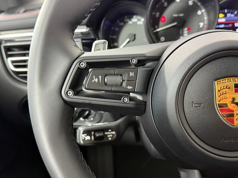 Certified 2026 Porsche Macan AWD/4WD image 16