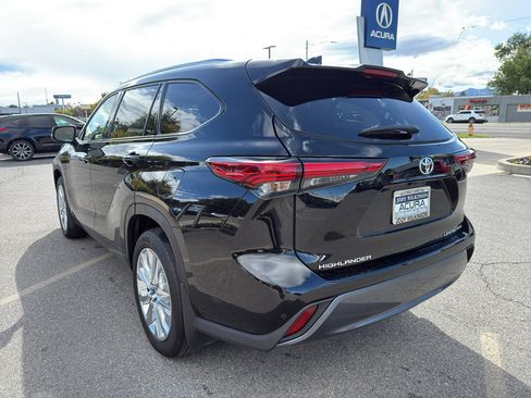 Used 2022 Toyota Highlander Limited image 5