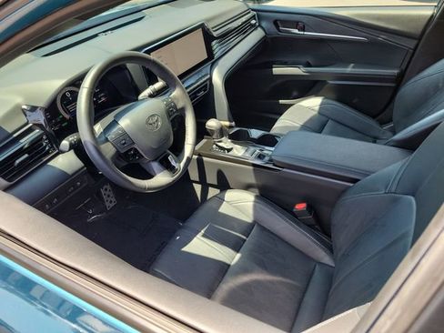 Used 2025 Toyota Camry XSE FWD image 3