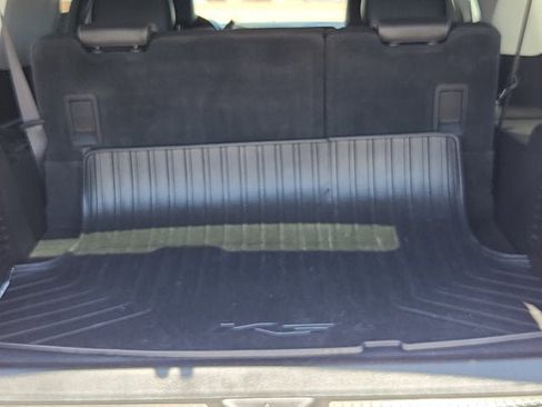 Used 2018 Chevrolet Suburban LT image 17