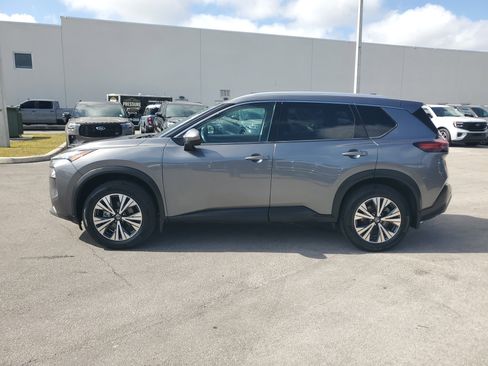 Used 2021 Nissan Rogue SV w/ Premium Package image 8