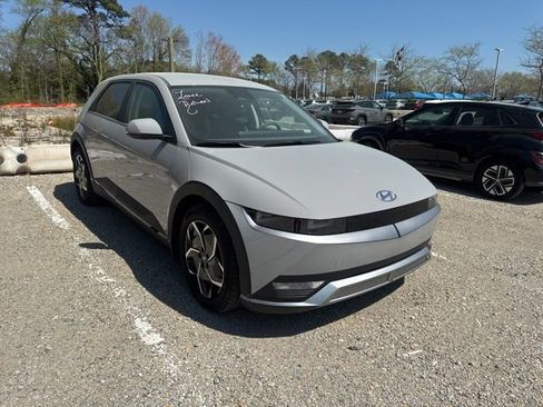 Used 2023 Hyundai Ioniq 5 SE image 1