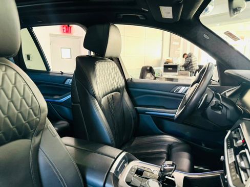 Used 2022 BMW X5 sDrive40i w/ M Sport Package image 22