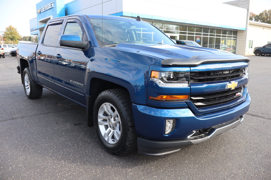 Used 2017 Chevrolet Silverado 1500 LT w/ All Star Edition AWD/4WD image 2