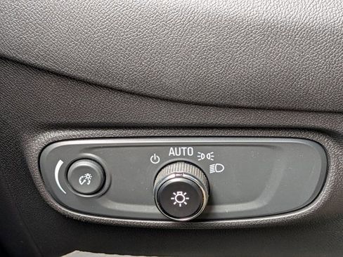 Used 2023 Chevrolet Equinox LS w/ LS Convenience Package AWD/4WD image 14