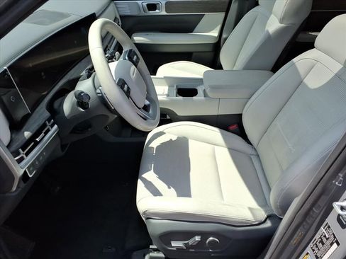 Used 2025 Hyundai Santa Fe Limited AWD/4WD image 12