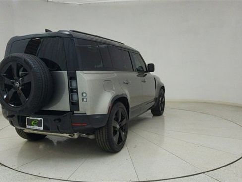 Used 2025 Land Rover Defender 110 X image 74