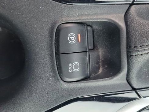 Used 2022 Toyota Corolla SE image 29