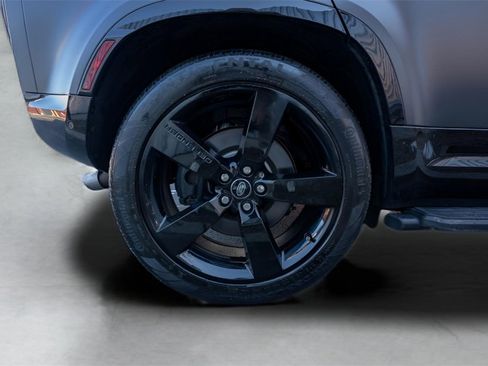 Used 2023 Land Rover Defender 110 V8 image 15