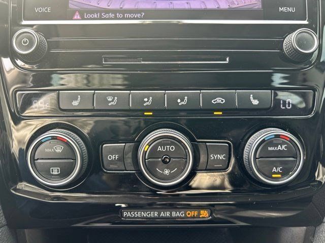 Used 2022 Volkswagen Passat 2.0T SE FWD image 34