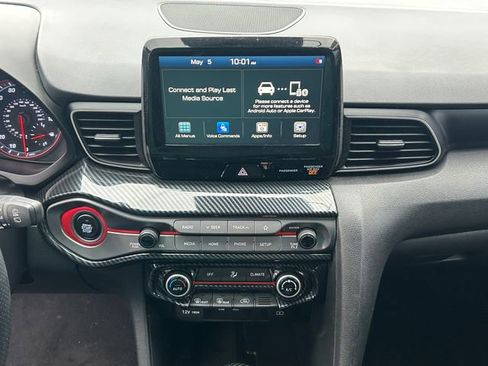 Used 2020 Hyundai Veloster Turbo FWD image 13