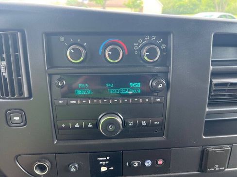 Used 2015 Chevrolet Express 3500 LT w/ LT Preferred Equipment Group RWD image 20