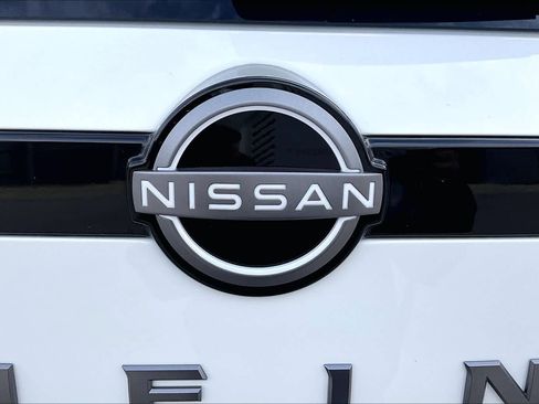 New 2026 Nissan Pathfinder S image 8