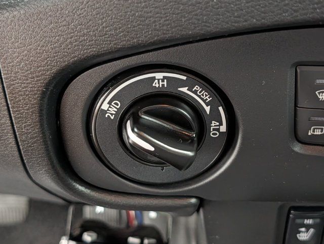 Used 2024 Nissan Frontier SV w/ SV Convenience Package AWD/4WD image 20