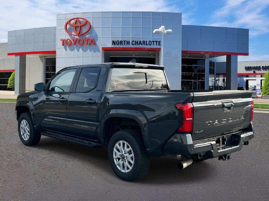 Used 2024 Toyota Tacoma SR5 AWD/4WD image 6