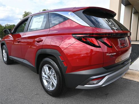 New 2026 Hyundai Tucson SE image 7