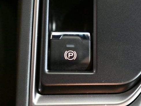 Used 2025 Subaru Crosstrek 2.0i Premium w/ Crosstrek Mirror Package image 28