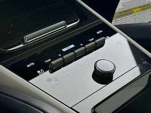 New 2026 Porsche Cayenne Coupe image 21